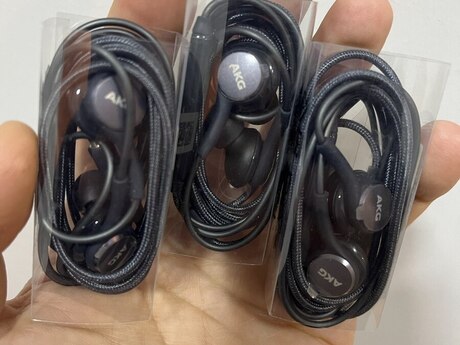 "Samsung Galaxy S8 AKG" qulaqlığı