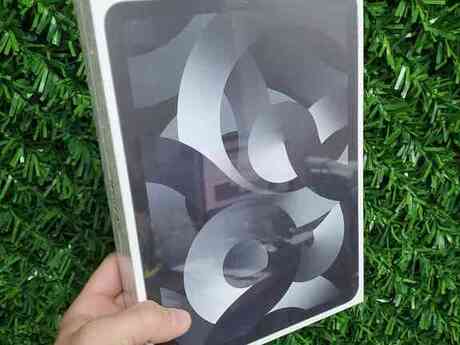 Apple iPad Air 5 64GB Space Gray Wi-Fi