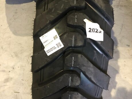 "Özka" şinləri 16.0/70 R20 və 400/70 R20 