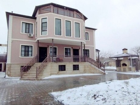 10 otaq · 768 m²