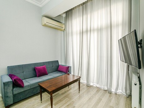 3-otaqlı yeni tikili kirayə verilir, 28 May m., 100 m²