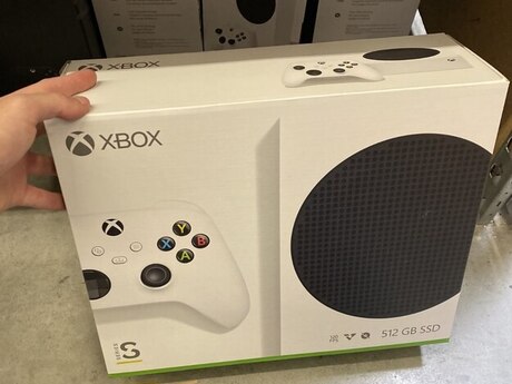 Oyun konsolu "Xbox Series S"