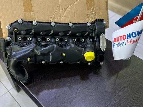 "Range Rover" mühərrikin üst qapağı "Range Rover" mühərrikin üst qapağı