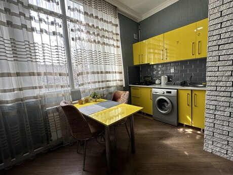 2-otaqlı mənzil kirayə verilir, Sahil m., 60 m² 2-otaqlı mənzil kirayə verilir, Sahil m., 60 m²