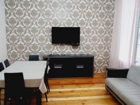4 otaq · 80 m² · 1/2 mərtəbə, Bayıl
