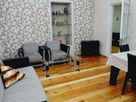 Продаётся 4-комнатная квартира в старом фонде, Bayıl, 80 м², 200 000 AZN, фото 2 / 12