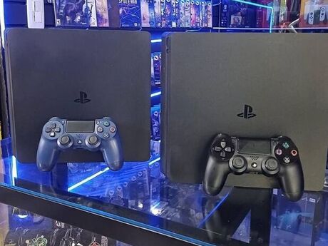 Sony PlayStation 4 