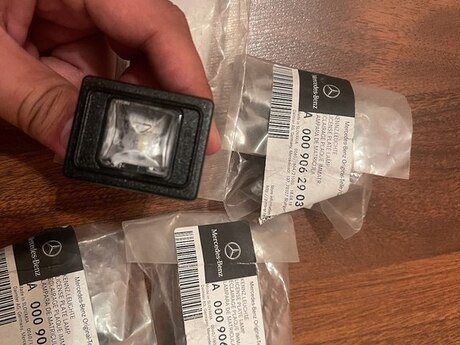 "Mercedes W166, Mercedes W167, Mercedes W204, Mercedes W205, Mercedes W206" arxa nömrə ışiğı