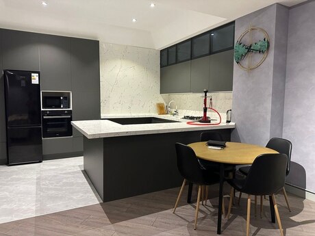 3-otaqlı yeni tikili kirayə verilir, Xətai r., 140 m²
