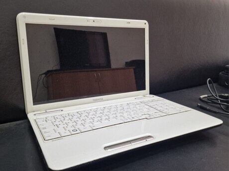 Noutbuk "Toshiba Satellite"