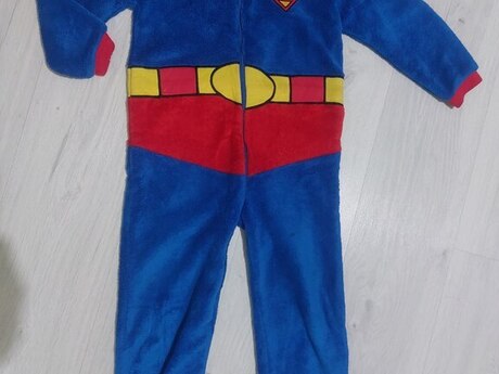 "Spider-Man" geyimi