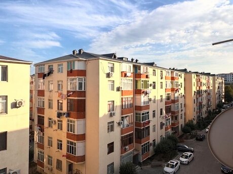 1 otaq · 54 m² · 2/3 mərtəbə, Qurtuluş 93