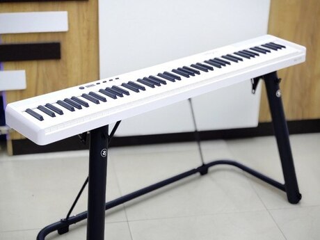 Piano, sintezator dayağı 