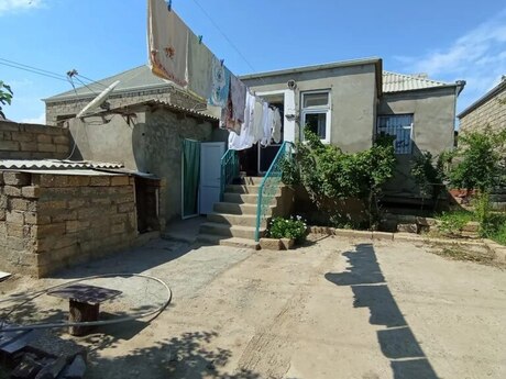 4 otaq · 220 m²