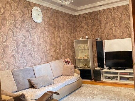 Продаётся 2-комнатная квартира в новостройке, 4-cü mikrorayon, 85 м², 210 000 AZN, фото 2 / 12