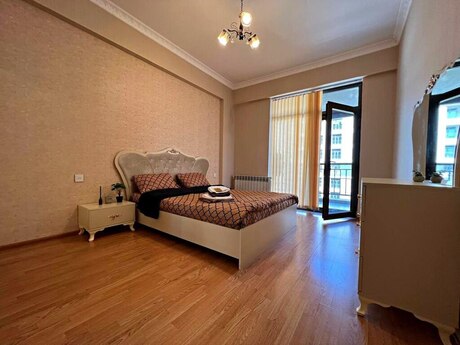 2-otaqlı yeni tikili kirayə verilir, Vladislav Plotnikov küç. 9, 52 m²