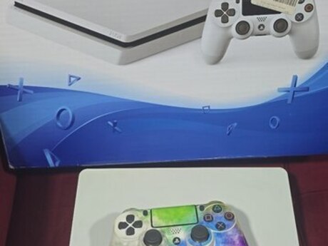 Sony PlayStation 4 white 1TB