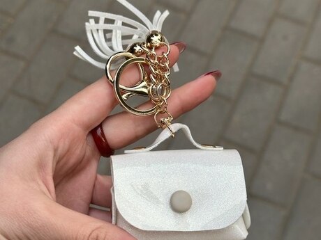 "AirPods" qabı "AirPods" qabı