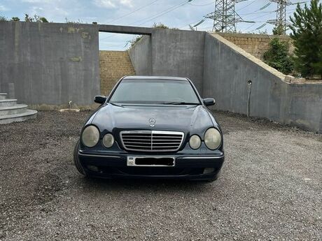 Mercedes E 320, 2000 il