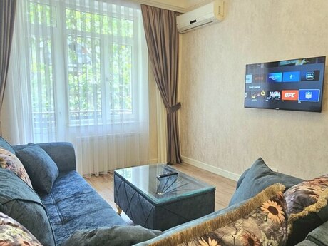 2-otaqlı mənzil kirayə verilir, 28 May m., 65 m²