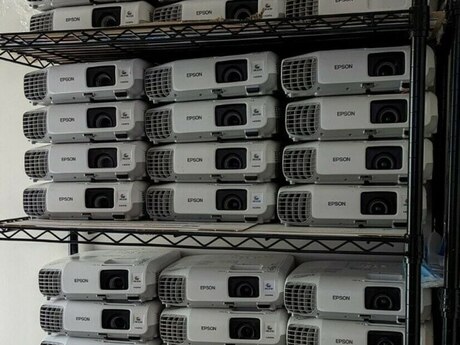 "Epson" proyektorları