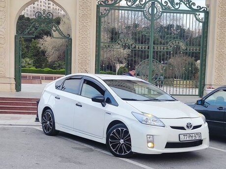 "Toyota Prius, 2010 il" icarəsi