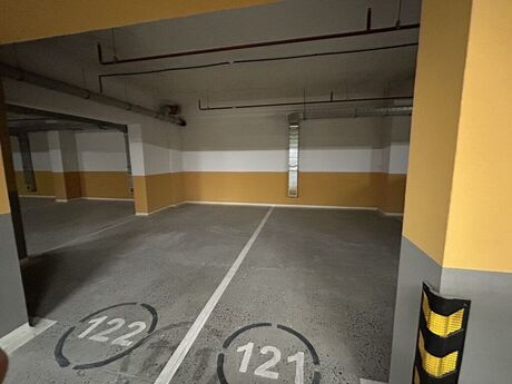 Qaraj-parking icarəyə verilir, Xətai pr.