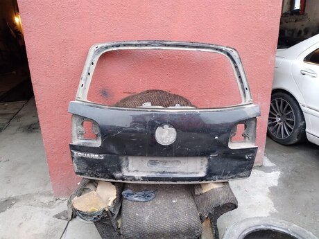 "Volkswagen Touareg" arxa baqajı