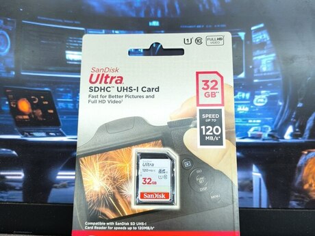 "Sandisk 32GB SDHC" yaddaş kartı "Sandisk 32GB SDHC" yaddaş kartı