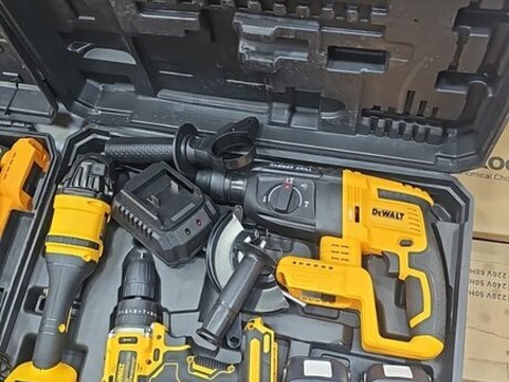 Perforator laqunda dəsti "DeWalt"