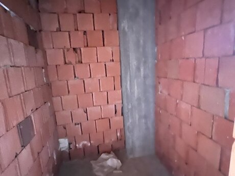 Qurtuluş 93 kompleksində 2 otaqlı yeni tikili mənzil satılır, 83 m², 88 000 AZN, şəkil 3 / 11
