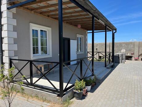 Bağ evi, Zirə qəs. Bağ evi, Zirə qəs.
