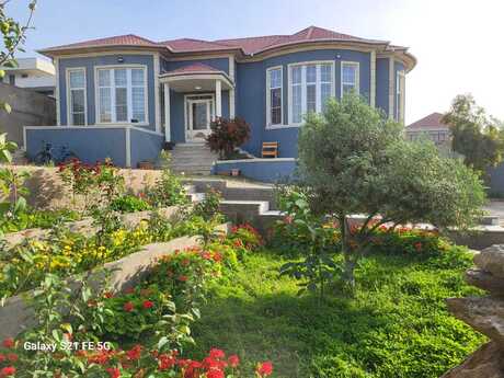5 otaq · 240 m² · 1/1 mərtəbə, Buzovna