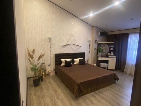 Qurtuluş 93 kompleksində 4 otaqlı yeni tikili mənzil satılır, 135 m², 105 000 AZN, şəkil 3 / 12