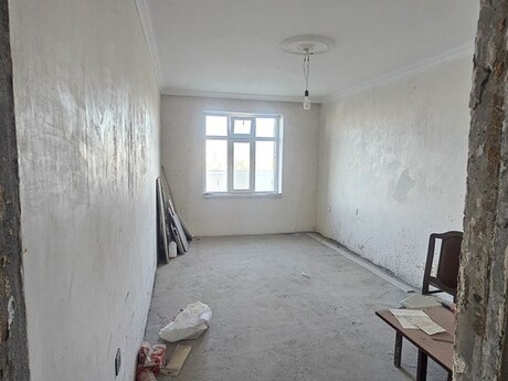 Binəqədidə 6 otaqlı köhnə tikili mənzil satılır, 122 m², 200 000 AZN, şəkil 3 / 12