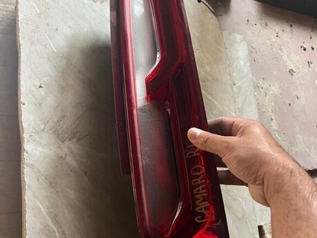 "Chevrolet Camaro" arxa stop işıqları "Chevrolet Camaro" arxa stop işıqları