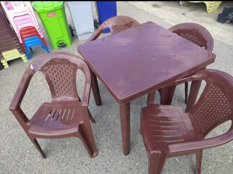 Plastik masa və oturacaqlar