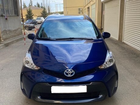 "Toyota Prius V, 2017" icarəsi "Toyota Prius V, 2017" icarəsi
