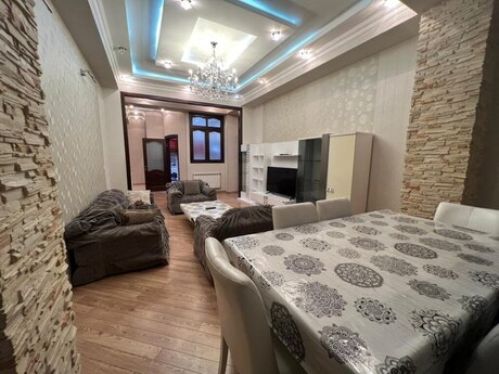 3-otaqlı yeni tikili kirayə verilir, Xətai r, 100 m²