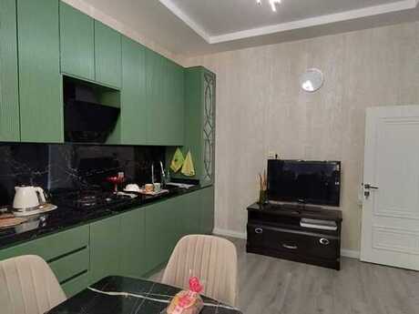 Продаётся 4-комнатный дом, Nəsimi, 280 м², 450 000 AZN, фото 2 / 12
