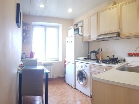 Yasamalda 2 otaqlı köhnə tikili mənzil kirayə verilir, 50 m², 700 AZN/ay, şəkil 3 / 6