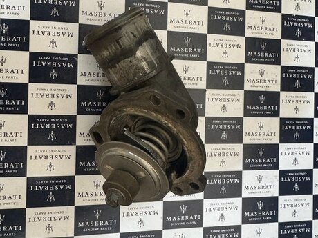 "Maserati" termostatı