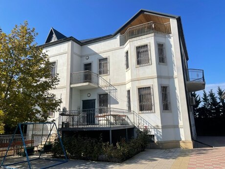 8 rooms · 550 m² · floor 1/1, Novxanı