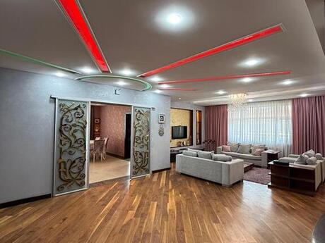 7 otaqlı mənzil, 412 m², Hüseyn Cavid küç., 1 100 000 AZN