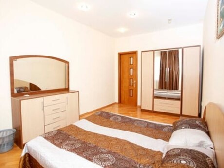 8-room house for rent in Badamdar, 380 m², 4 000 AZN/mo, photo 2 / 12