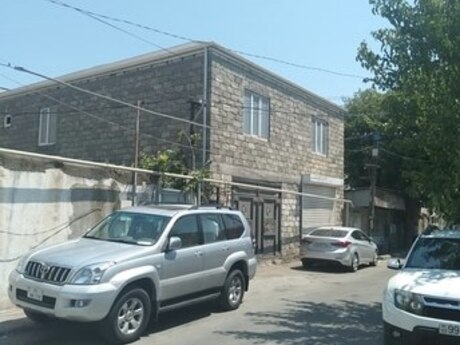 8-комн. · 390 m²