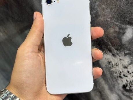 Apple iPhone SE Silver 128GB