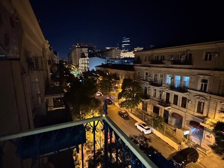 2-otaqlı mənzil kirayə verilir, Sahil m., 70 m²