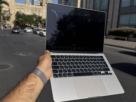 Apple MacBook Air 13'Inch 8 | 256 GB M2 Chip
