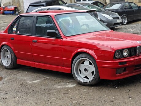 BMW 318, 1984 il